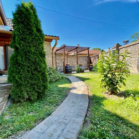 Bíborlak Villány