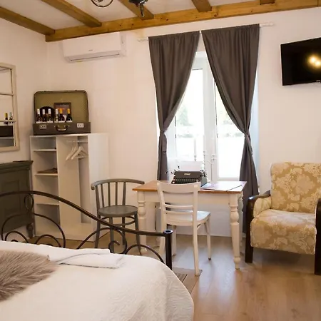 Bíborlak Apartman *