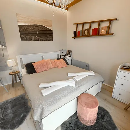 Bíborlak Apartman *